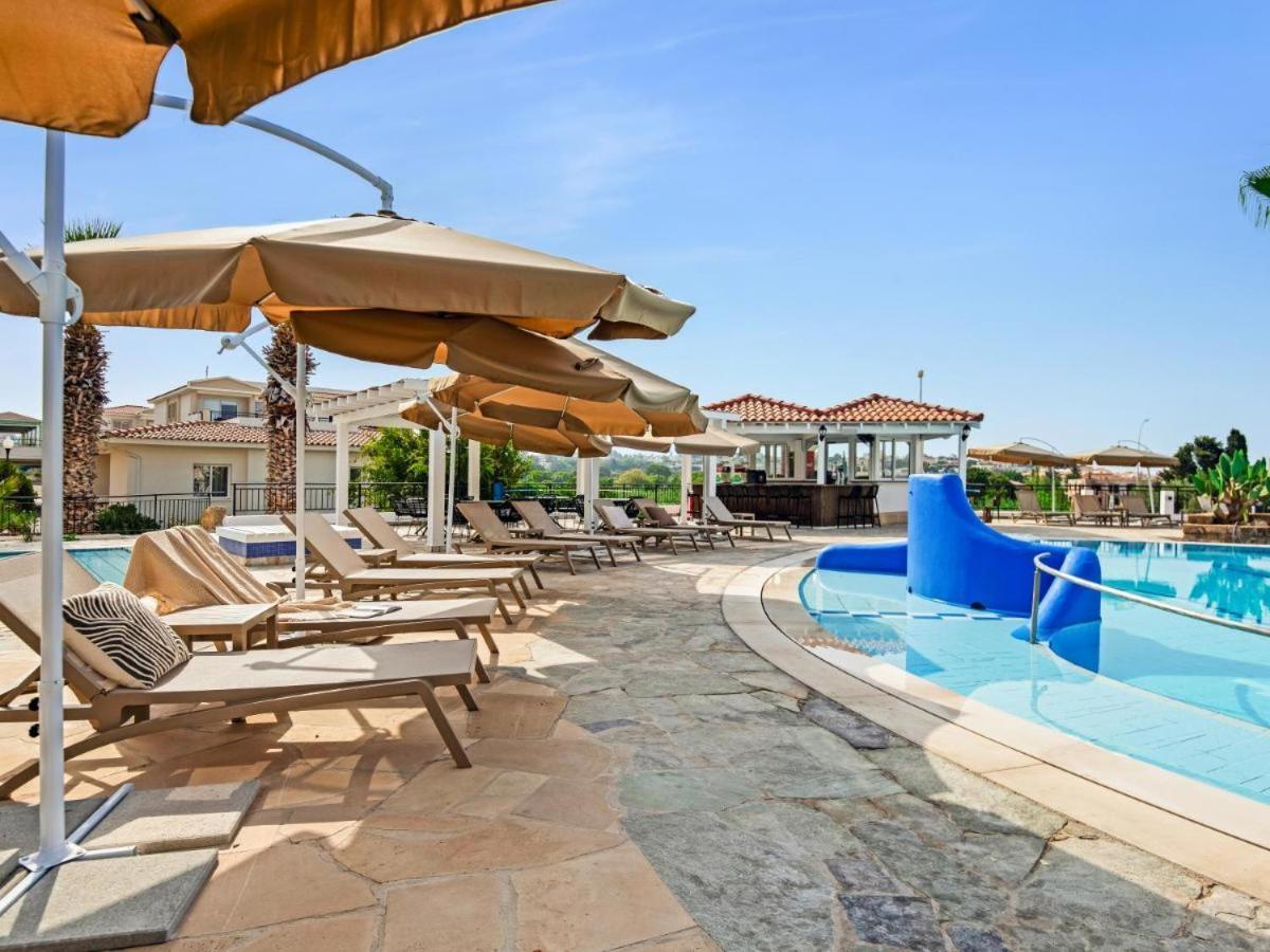 Wellclub - Wellness Family Experience Hotel Paphos Exterior photo